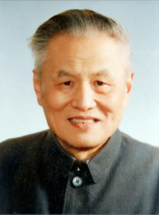 刘西尧（原第二机械工业部部长）