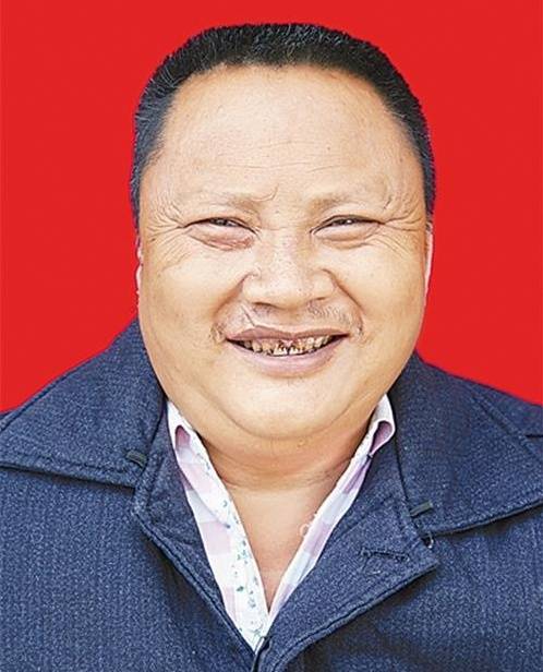 张顺东(云南省道德模范、坪子村村民)