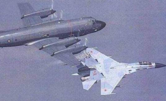 巴伦支海上空手术刀事件