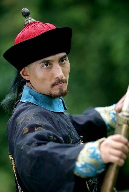 多隆（金庸武侠小说《鹿鼎记》中的人物）