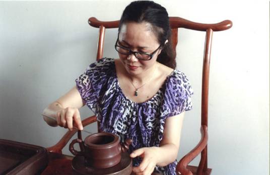 王亚萍（高级工艺美术师）