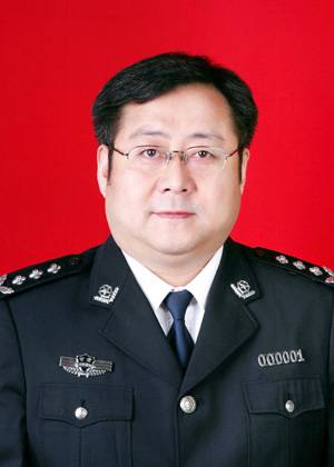 何挺（重庆市政府原副市长、党组成员）