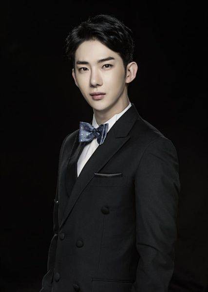 赵权（韩国男歌手、演员、主持人，2AM队长）