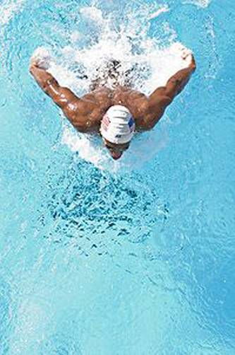 蝶泳(游泳姿势、竞技游泳比赛项目之一)