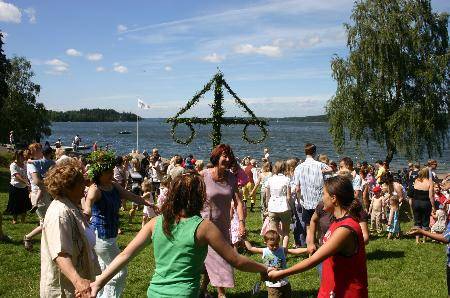 瑞典人（北欧瑞典的主体民族）