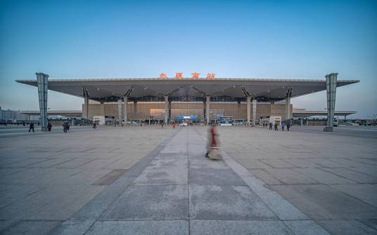 太原南站(中国山西省太原市小店区境内铁路车站)