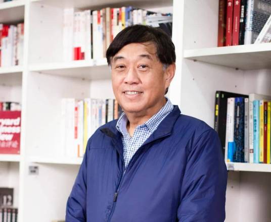 王波明（中国投资领域资深专家、经济学家、原媒体人）