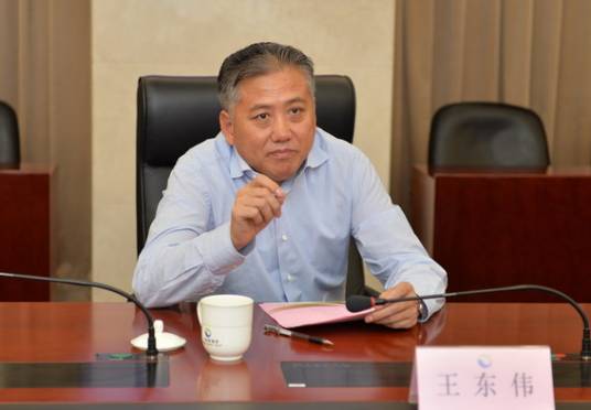 王东伟（内蒙古自治区赤峰市委原副书记、政法委书记）