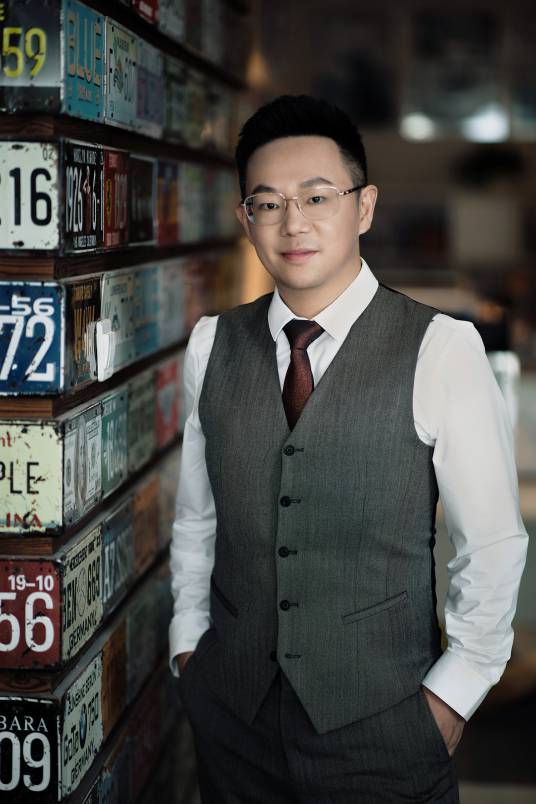 梁振华（北京师范大学教授）