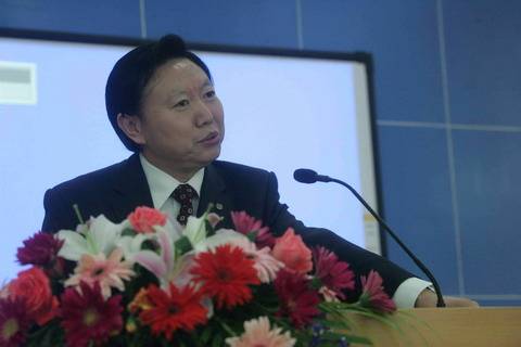 林少华(翻译家,中国海洋大学外国语学院教授)