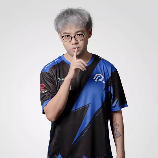 路垚（电子竞技选手）