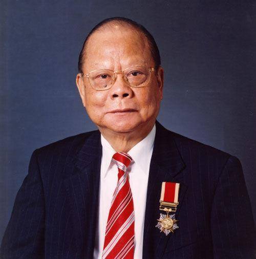 曾宪梓（中华人民共和国香港特别行政区金利来集团创始人，爱国企业家）