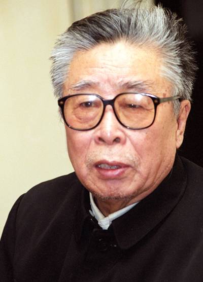 曲波(中国内地作家)