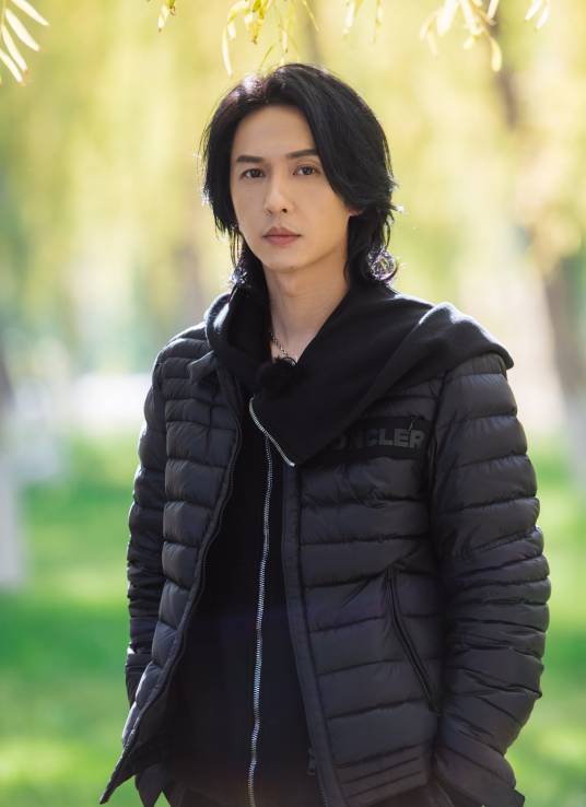 张淇（中国内地摇滚乐男歌手、黑豹乐队第十任主唱）