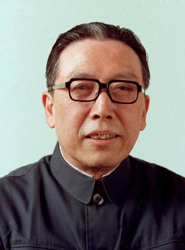 吴学谦（国务院原副总理、第八届全国政协副主席）