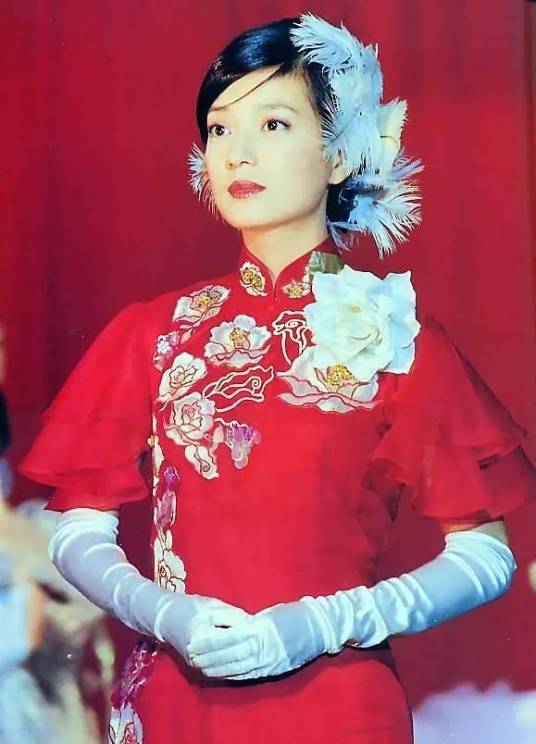 陆依萍（小说《烟雨濛濛》及其衍生作品中的女主角）