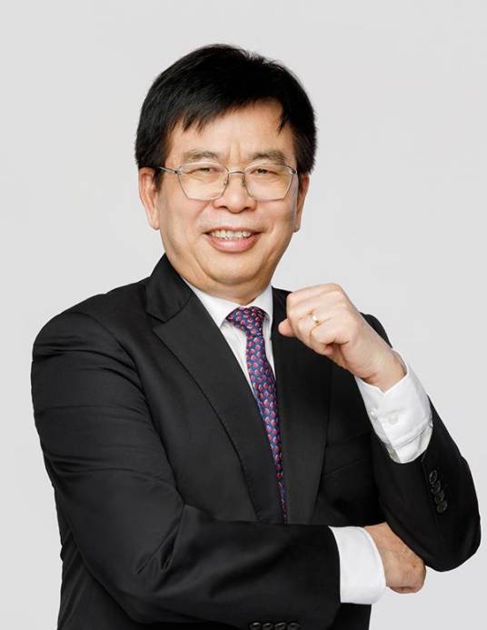 刘良（中国工程院院士，澳门科技大学第三任校长、荣誉校长，中医证候全国重点实验室主任）