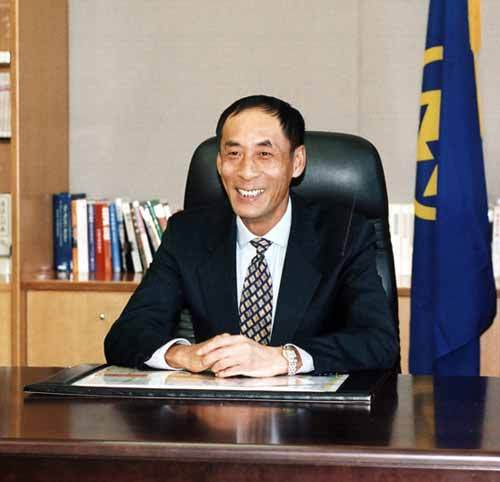 秦晓（经济学博士）