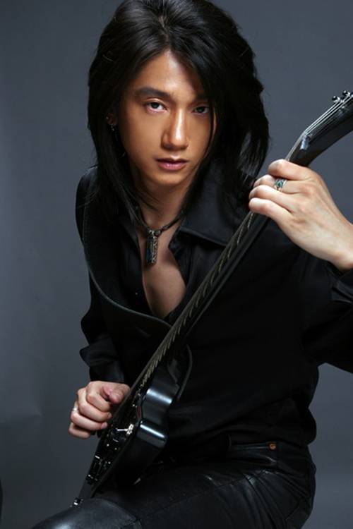 高旗（中国内地摇滚乐男歌手、音乐制作人、演员）