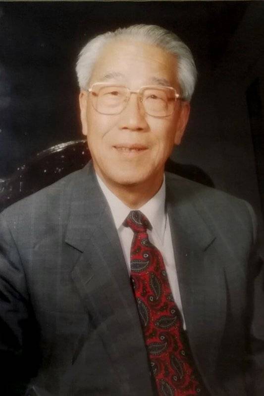 何方（中国社会科学院荣誉学部委员，国际问题和党史研究专家）