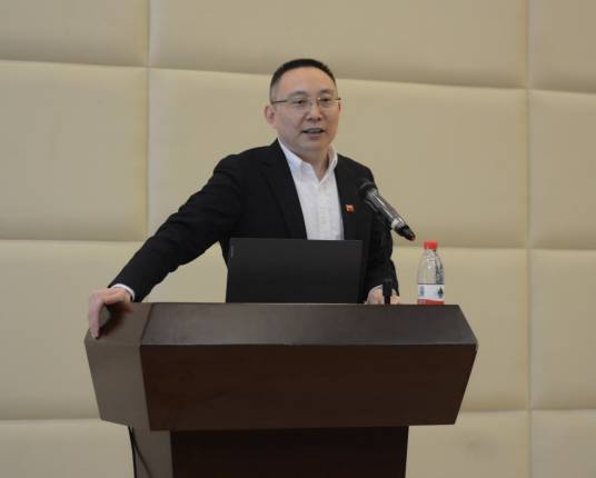 华杰（重庆工商大学教师）