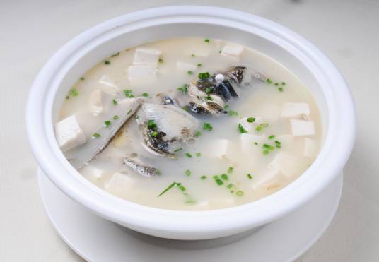 鱼头豆腐汤