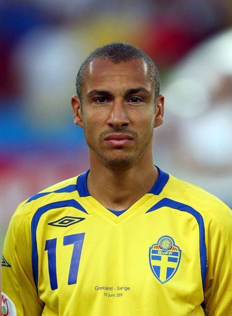 亨里克·拉尔森（1971年出生的瑞典足球运动员）