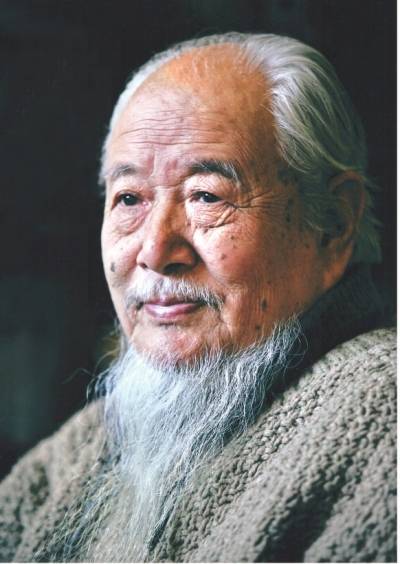 侯一民（中国当代油画家、壁画家、雕塑家、美术教育家，第三套、第四套人民币图案设计者）