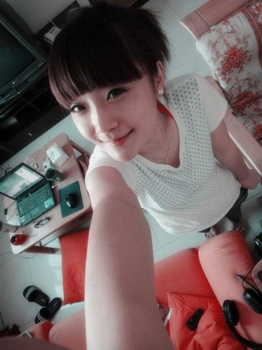 王希（模仿周迅而走红的江西九江演员）