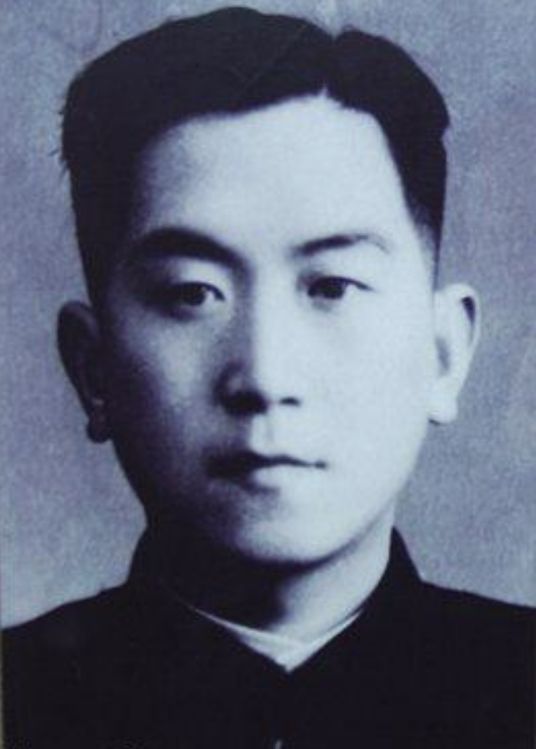 温刚（温瀛士长子、国务院原总理温家宝父亲）