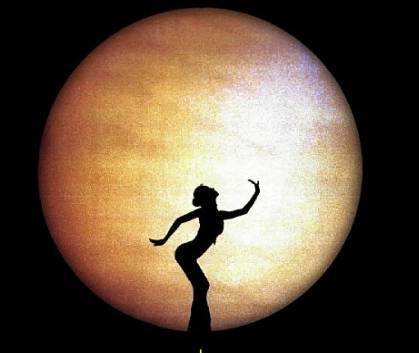 仲秋(秋季的第二个月)