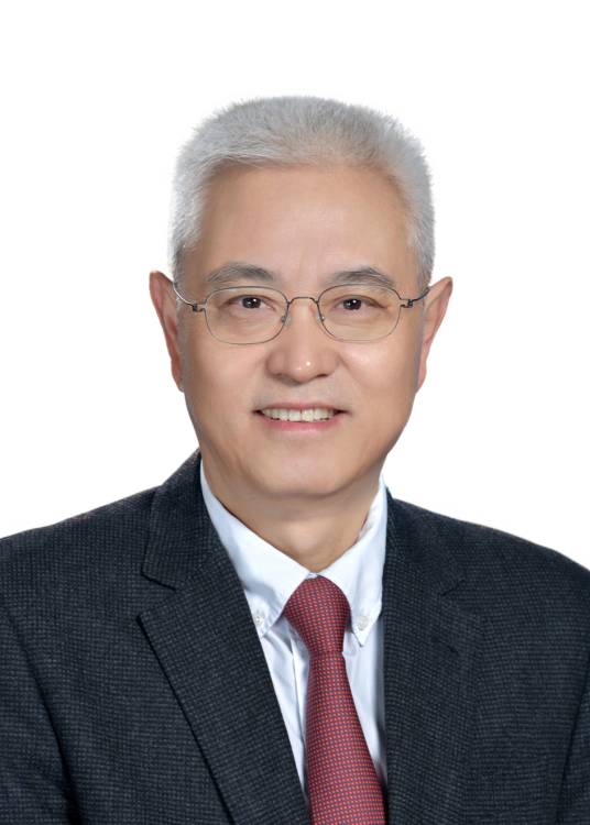 何光中（湖北省政协原党组成员、秘书长）