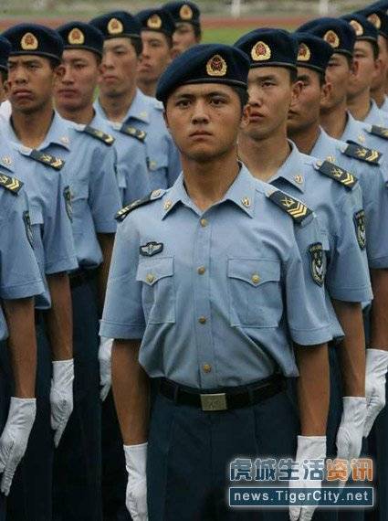 志愿兵(服志愿兵役制的士兵)