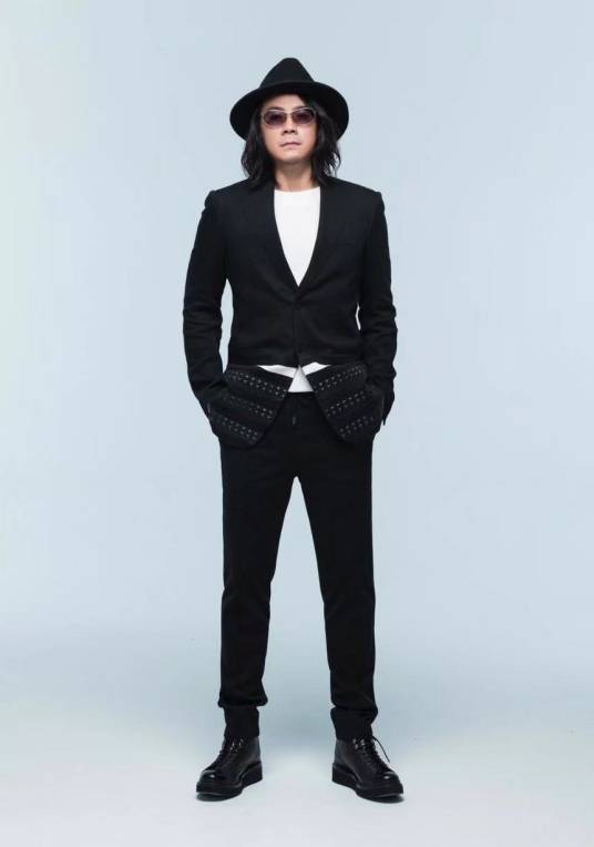 陈建宁（中国台湾流行乐男歌手、音乐制作人，飞儿乐团团长兼键盘手）