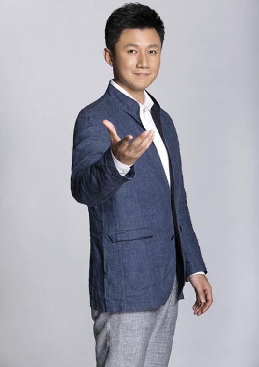 罗旭（第十三届全国青联委员，中央广播电视总台主持人）