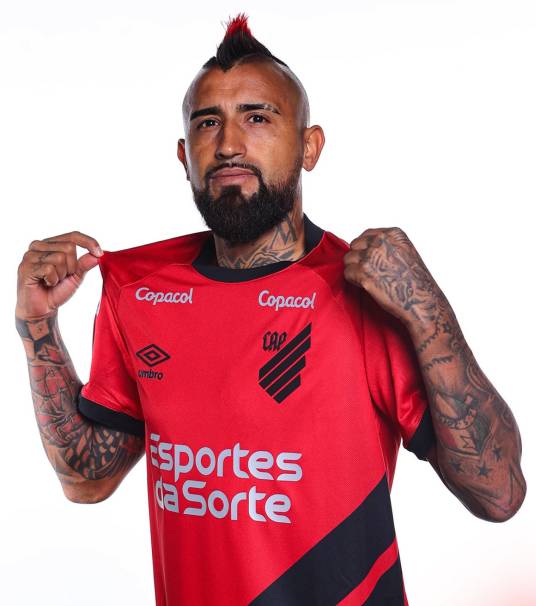 阿图罗·比达尔