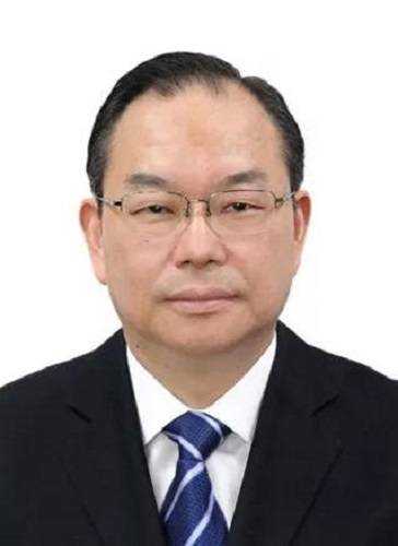 谢志成(江苏省人大常委会委员,省人大财经委主任委员)