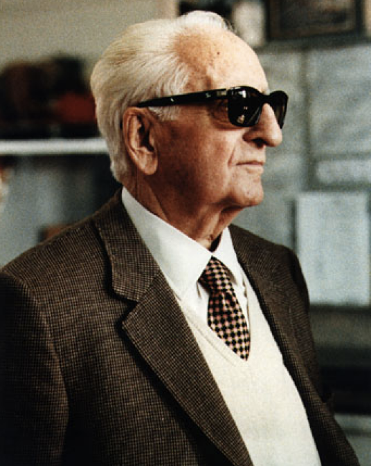 恩佐·法拉利（意大利法拉利汽车公司的创始人）