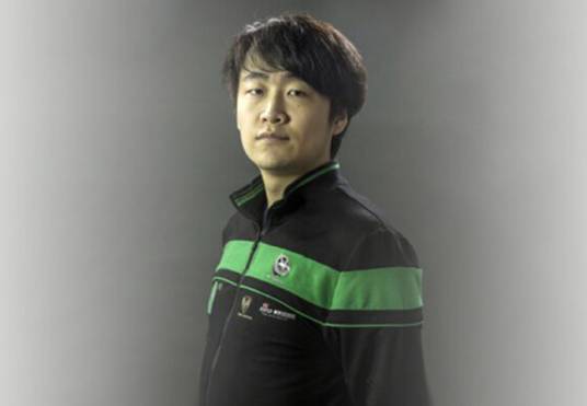 白帆(著名DOTA职业运动员)