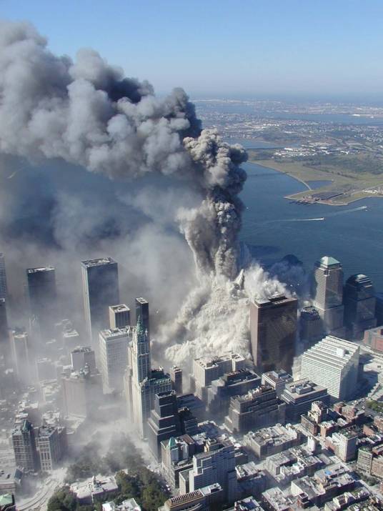 恐怖袭击（极端分子人为制造不符合国际道义的攻击方式）