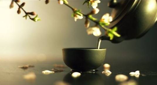 雨前茶（谷雨前采制用细嫩芽尖制成的茶叶）