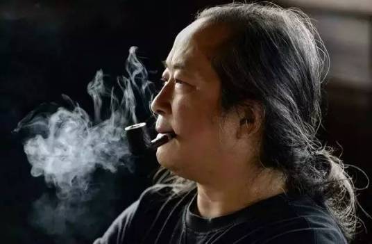 吴亮（文艺理论家）