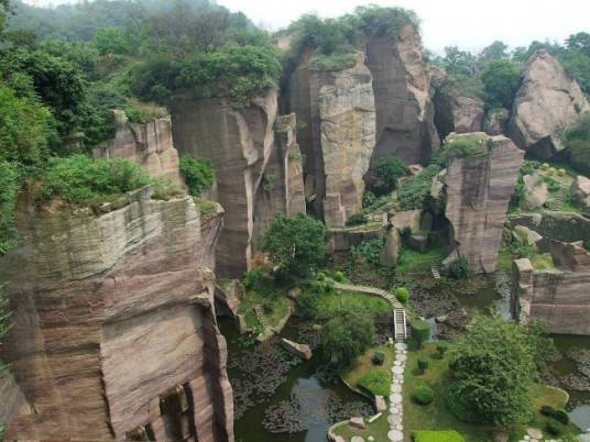 莲花山（广东省广州市番禺区石楼镇境内景点）