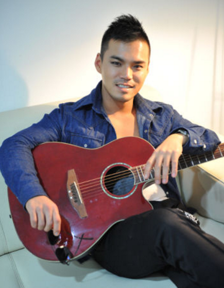 李正（韩国男歌手）