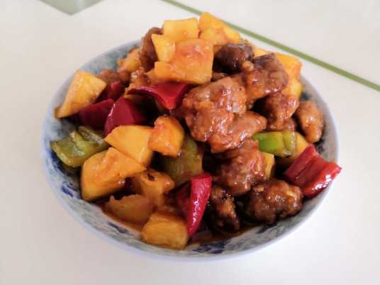 菠萝咕咾肉(粤菜系菜品)