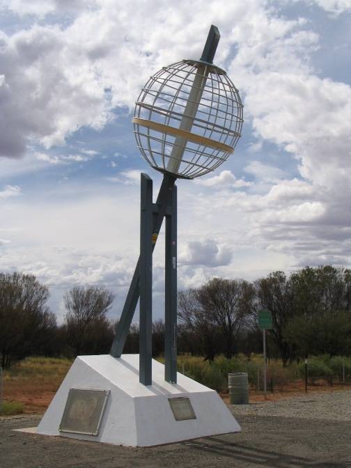 南回归线(太阳每年在地球上直射来回移动的分界线)