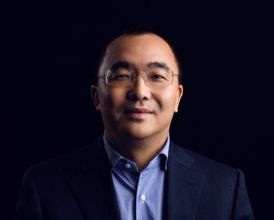 阎志（卓尔控股有限公司董事长）