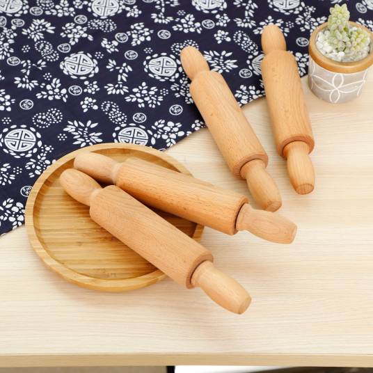 擀面杖（中国很古老的一种用来压制面条的工具）