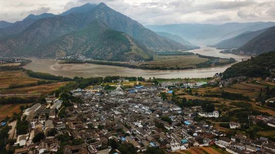石鼓镇（云南丽江市玉龙县下辖镇）