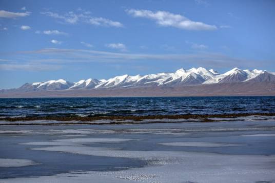 哈拉湖（青海省海西州湖泊）